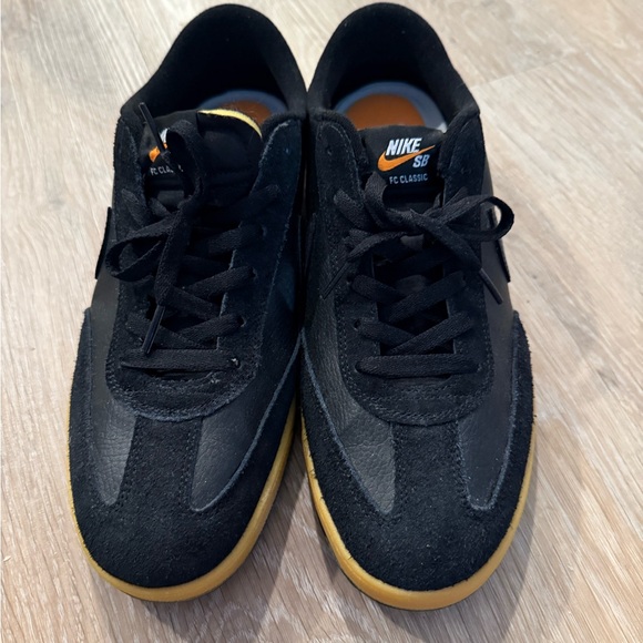 Nike SB FC Classic Black & Gum Skate Shoes size 11 - Picture 8 of 8